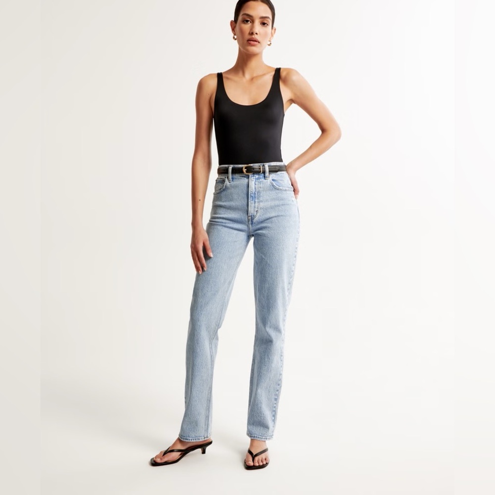 Abercrombie Ultra High Rise 90s Straight Jean